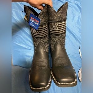 MENS ARIAT BOOTS SIZE 10.5 NEVER WORN